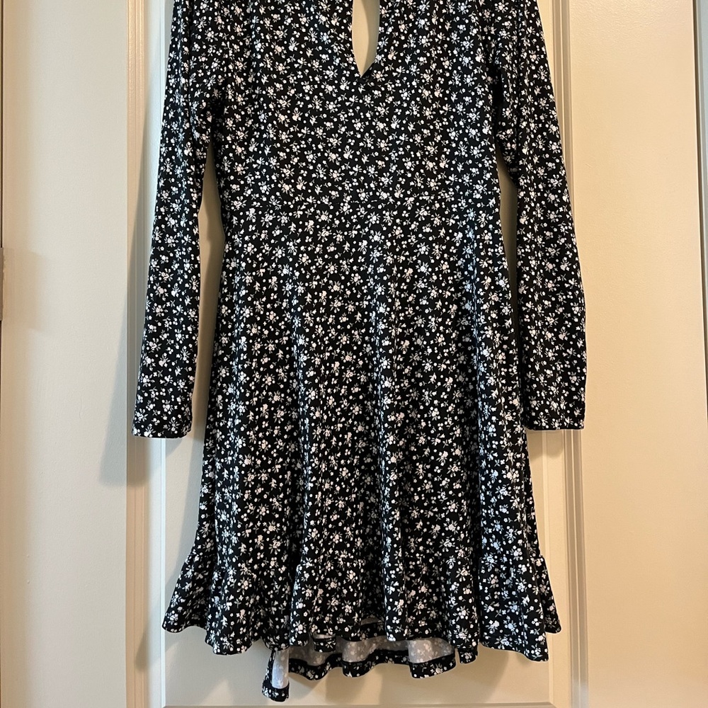 Spring Floral Dress - Picture 3 of 4